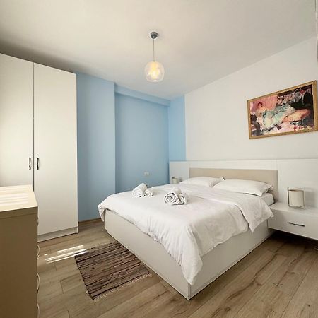 Apartment In The New Bazaar Of Tirana - Hana Blu Buitenkant foto