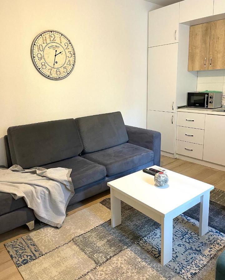 Apartment In The New Bazaar Of Tirana - Hana Blu Buitenkant foto