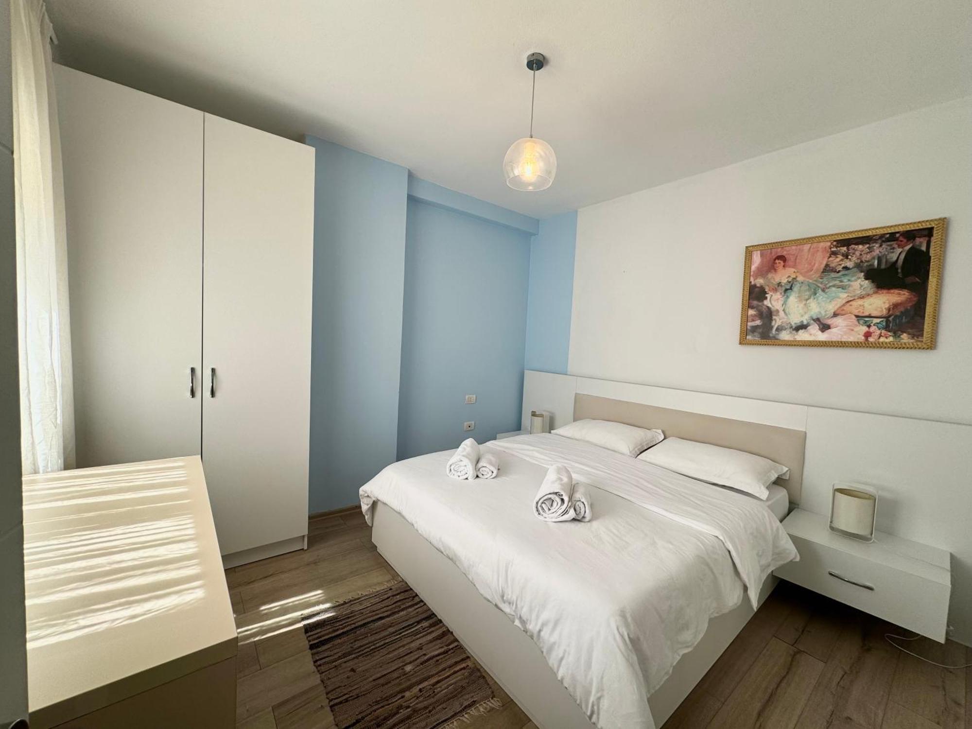 Apartment In The New Bazaar Of Tirana - Hana Blu Buitenkant foto