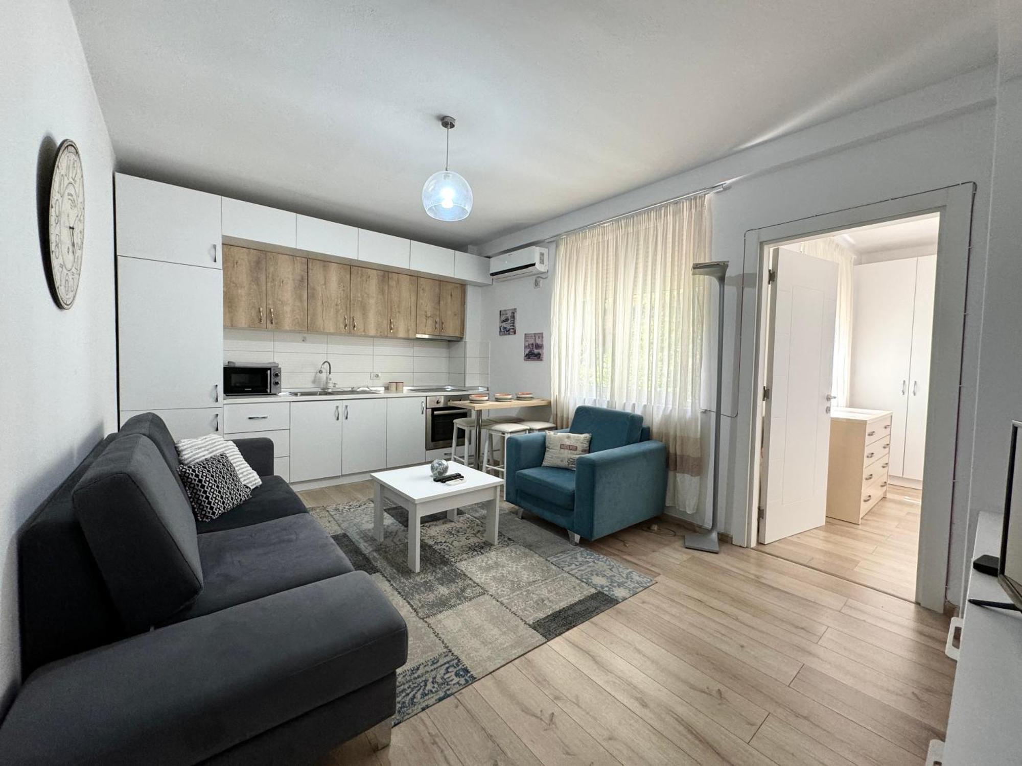 Apartment In The New Bazaar Of Tirana - Hana Blu Buitenkant foto